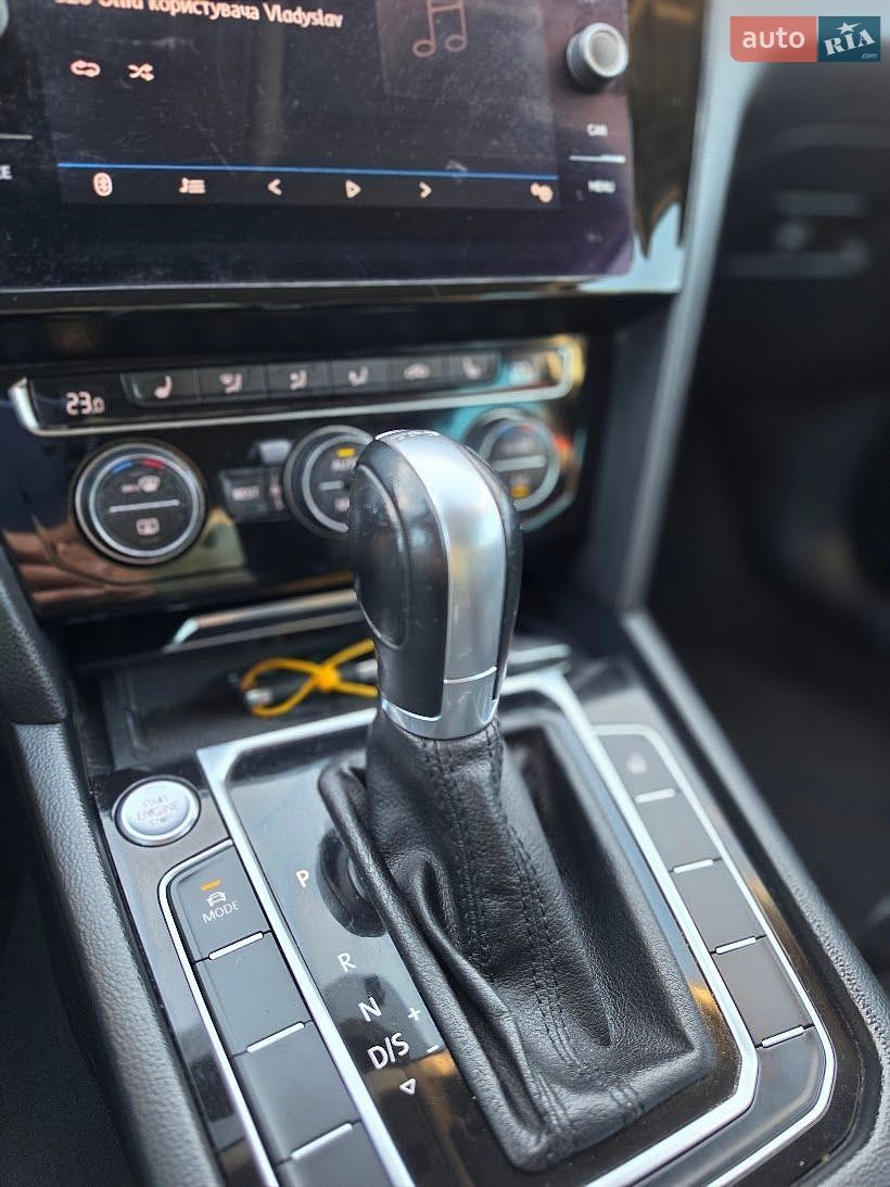 Volkswagen Passat 2018 VIN WVWZZZ3CZJE192610 фото оголошення 10 з 36