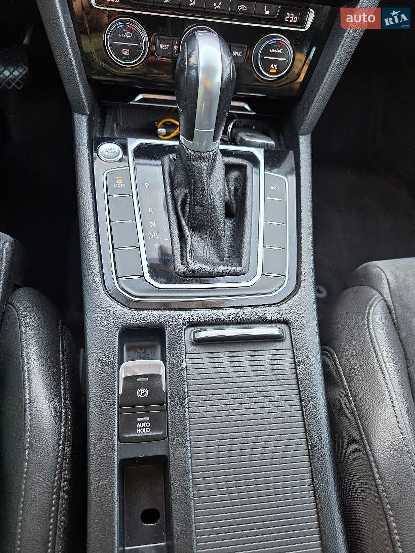Volkswagen Passat 2018 VIN WVWZZZ3CZJE192610 фото оголошення 11 з 36