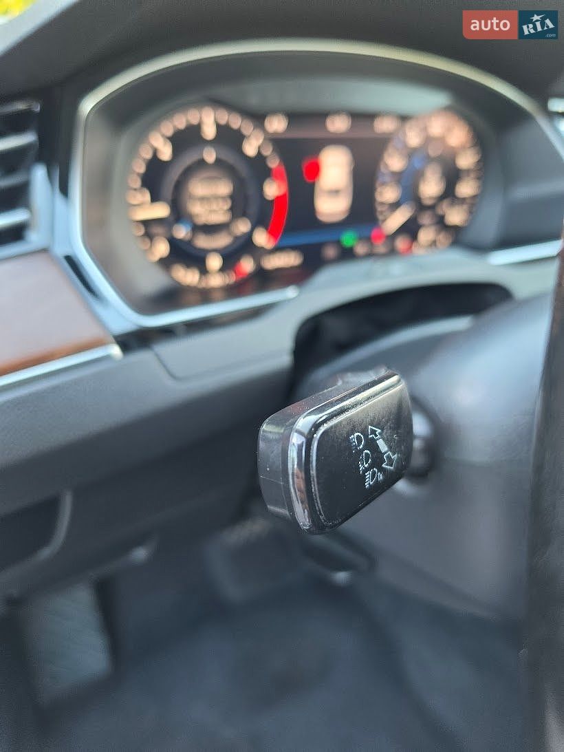 Volkswagen Passat 2018 VIN WVWZZZ3CZJE192610 фото оголошення 13 з 36