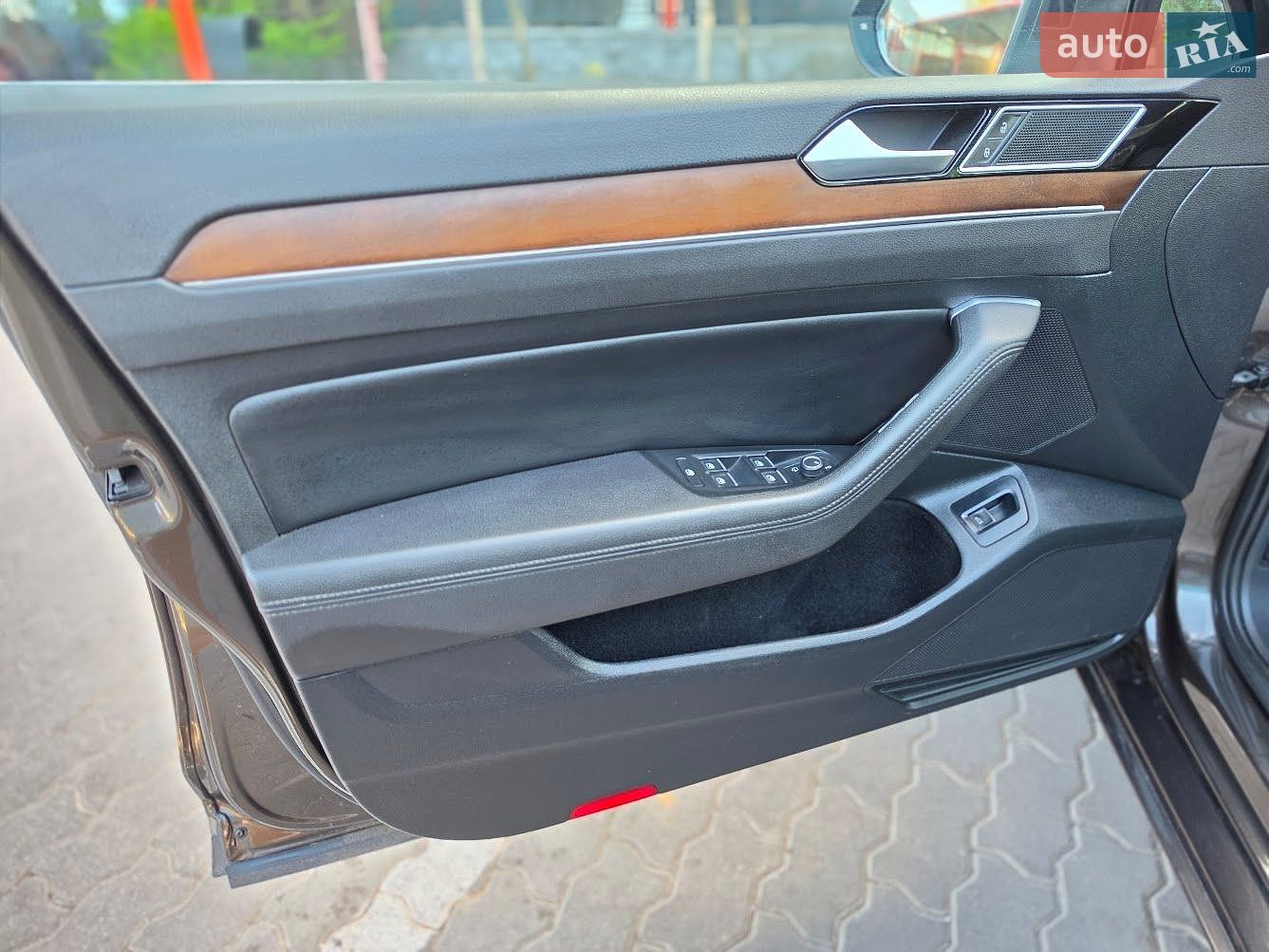 Volkswagen Passat 2018 VIN WVWZZZ3CZJE192610 фото оголошення 24 з 36