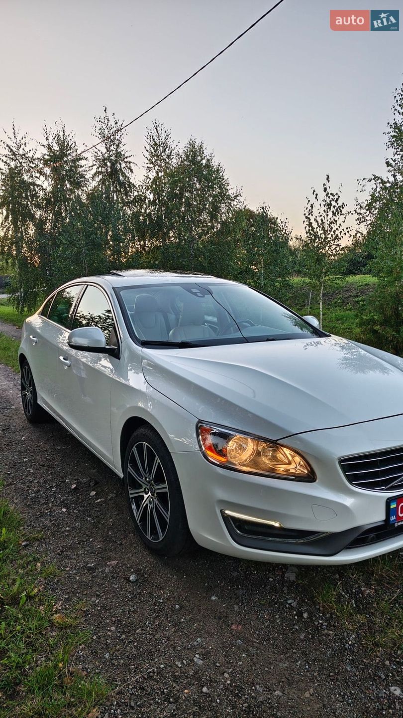 Volvo S60 2018 VIN LYV402HK3JB176984 фото оголошення 4 з 33