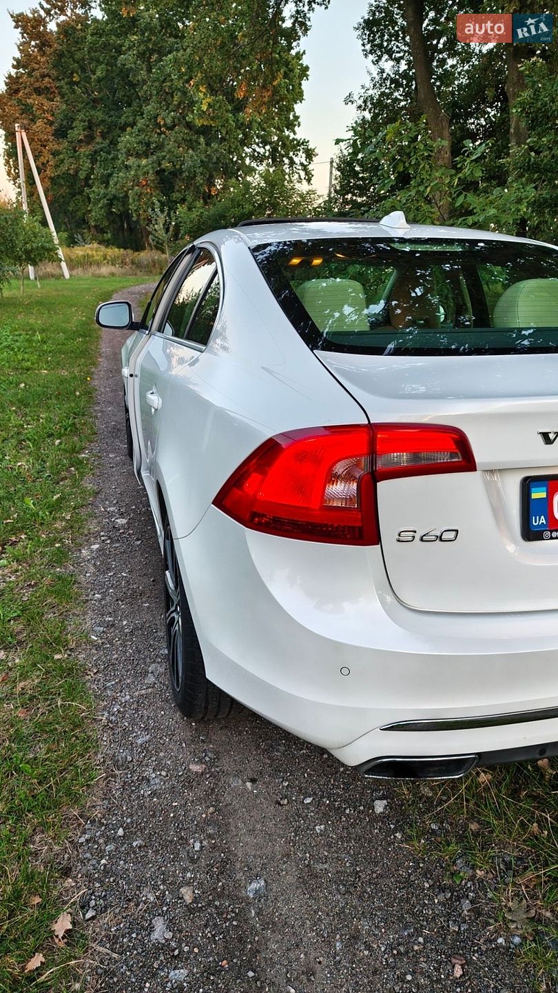 Volvo S60 2018 VIN LYV402HK3JB176984 фото оголошення 7 з 33