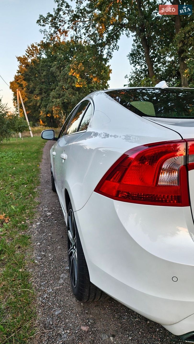 Volvo S60 2018 VIN LYV402HK3JB176984 фото оголошення 15 з 33