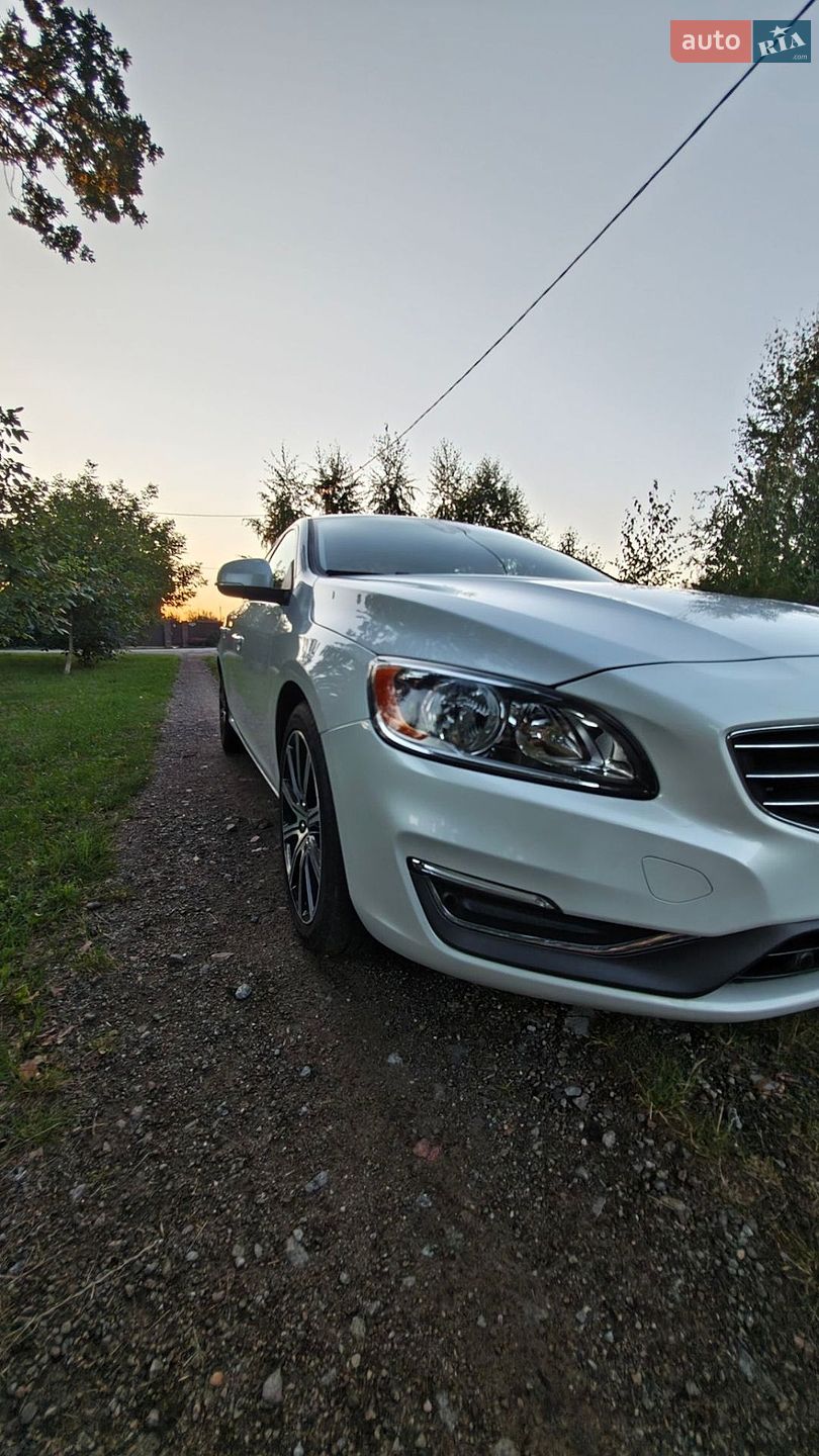 Volvo S60 2018 VIN LYV402HK3JB176984 фото оголошення 18 з 33