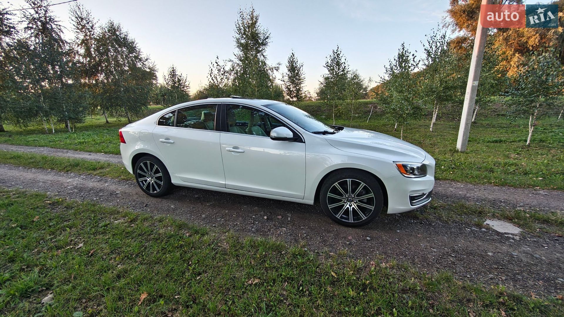 Volvo S60 2018 VIN LYV402HK3JB176984 фото оголошення 30 з 33
