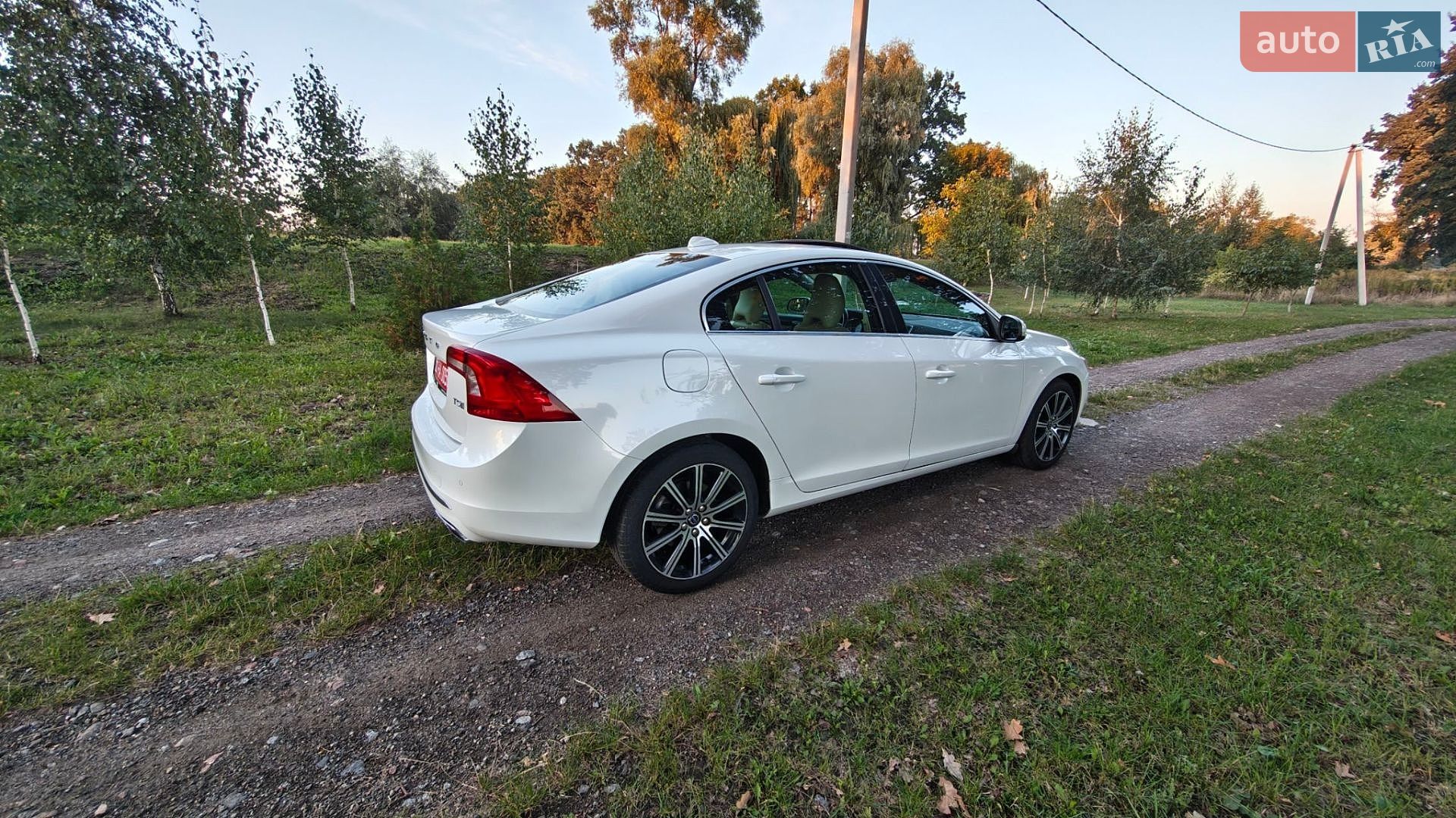 Volvo S60 2018 VIN LYV402HK3JB176984 фото оголошення 29 з 33