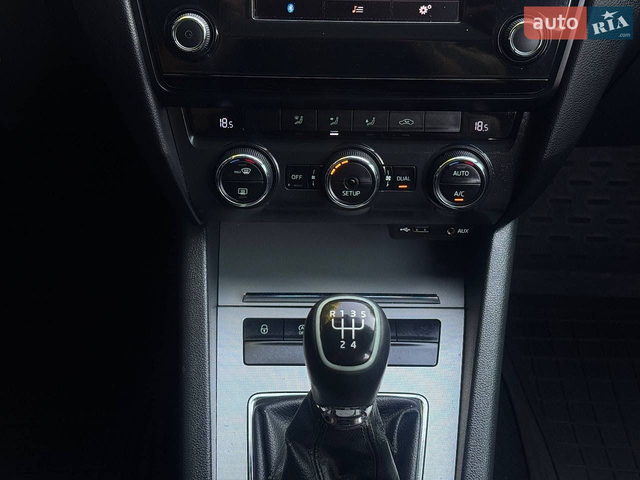 Skoda Octavia 2015 VIN TMBJG7NE3F0173856 фото оголошення 10 з 13
