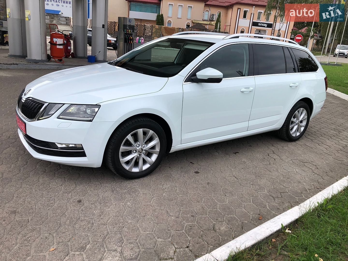 Skoda Octavia 2019 VIN TMBJJ7NE1K0108631 фото оголошення 4 з 32