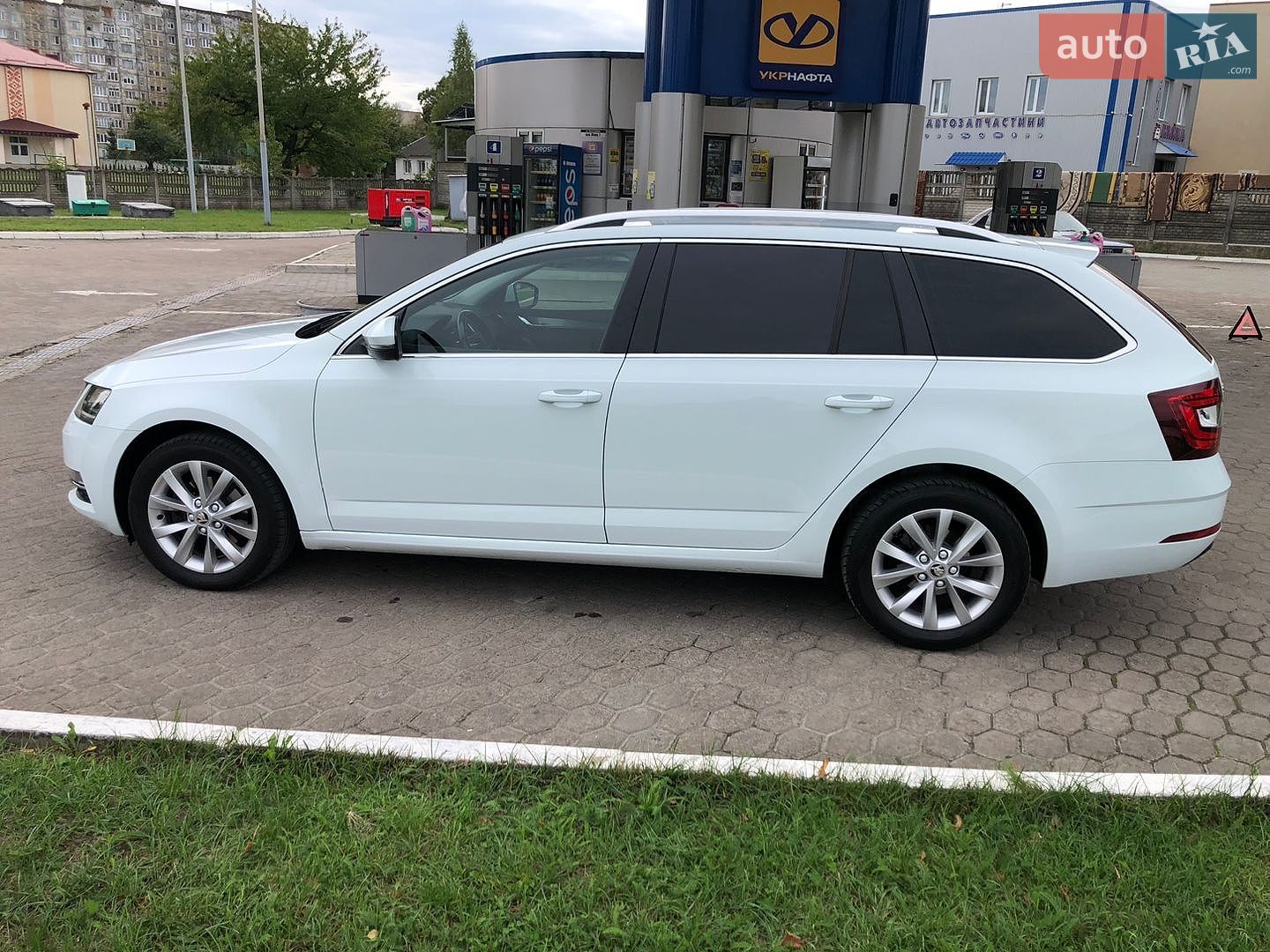Skoda Octavia 2019 VIN TMBJJ7NE1K0108631 фото оголошення 6 з 32