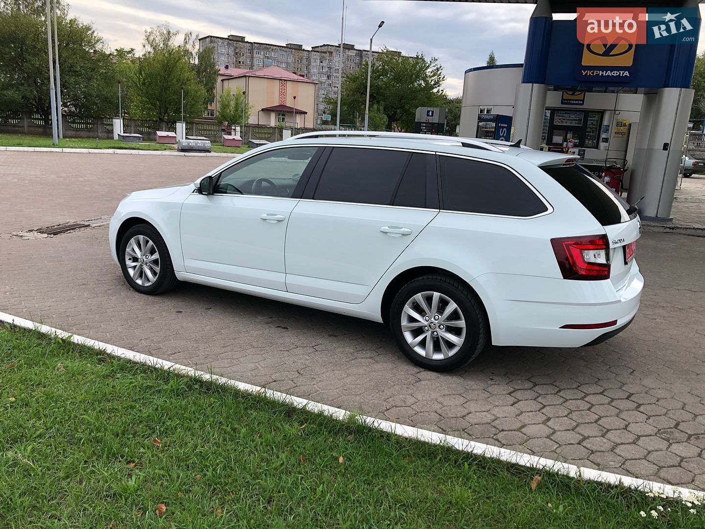 Skoda Octavia 2019 VIN TMBJJ7NE1K0108631 фото оголошення 5 з 32