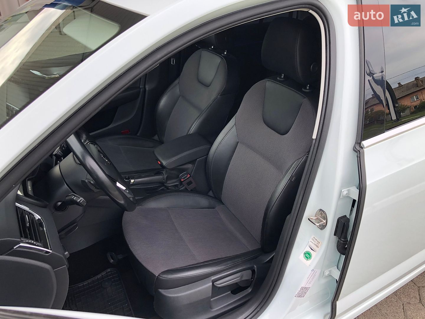Skoda Octavia 2019 VIN TMBJJ7NE1K0108631 фото оголошення 15 з 32