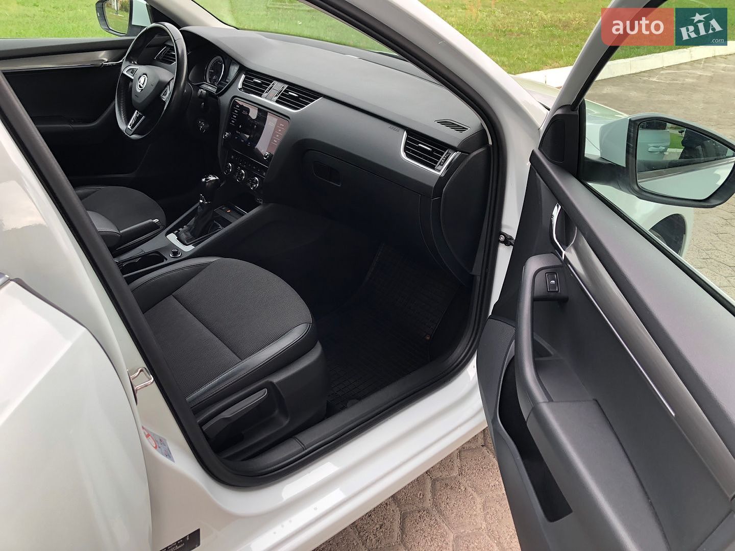 Skoda Octavia 2019 VIN TMBJJ7NE1K0108631 фото оголошення 17 з 32