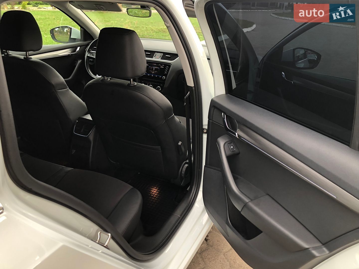 Skoda Octavia 2019 VIN TMBJJ7NE1K0108631 фото оголошення 20 з 32