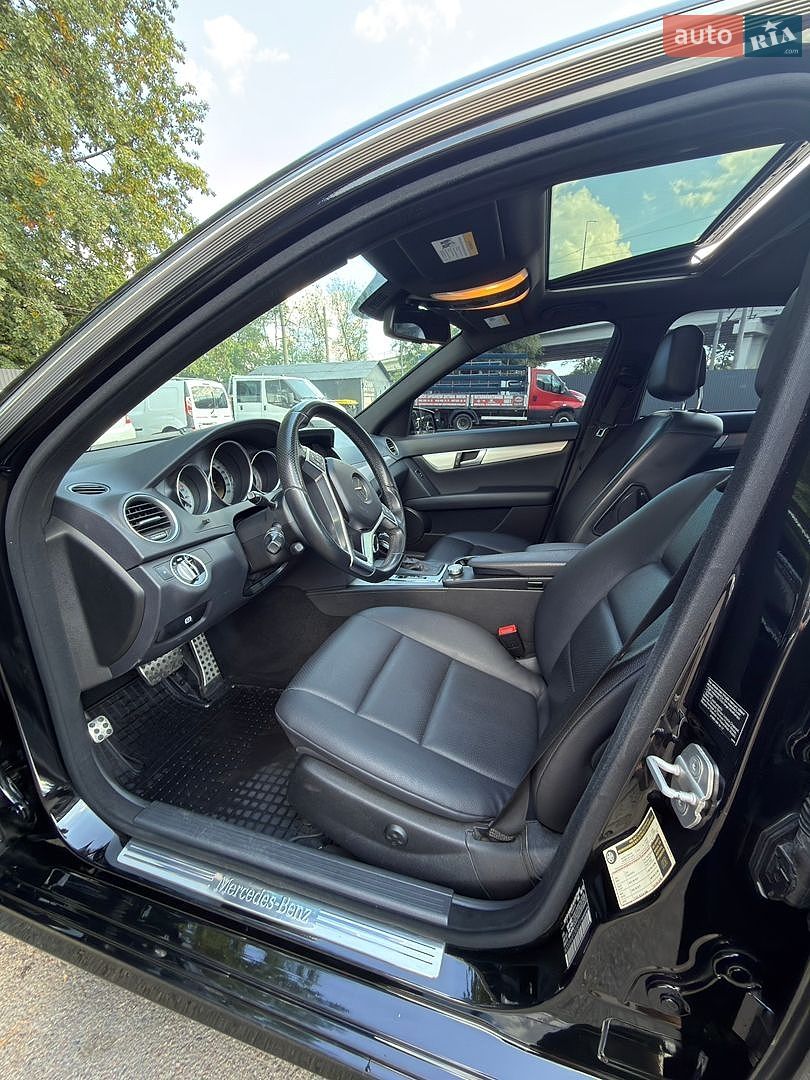 Mercedes-Benz C-Class 2012 VIN WDDGF4HB1CR236916 фото оголошення 7 з 12
