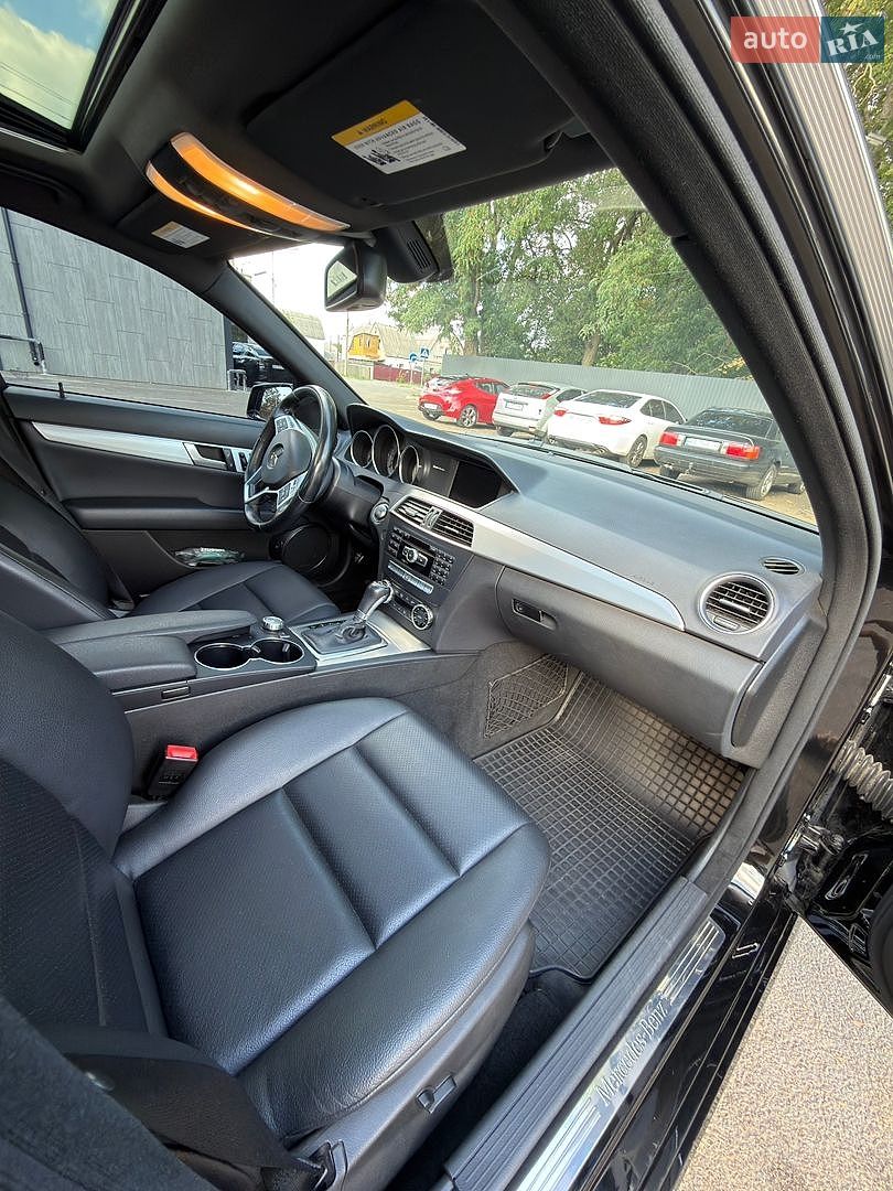Mercedes-Benz C-Class 2012 VIN WDDGF4HB1CR236916 фото оголошення 10 з 12