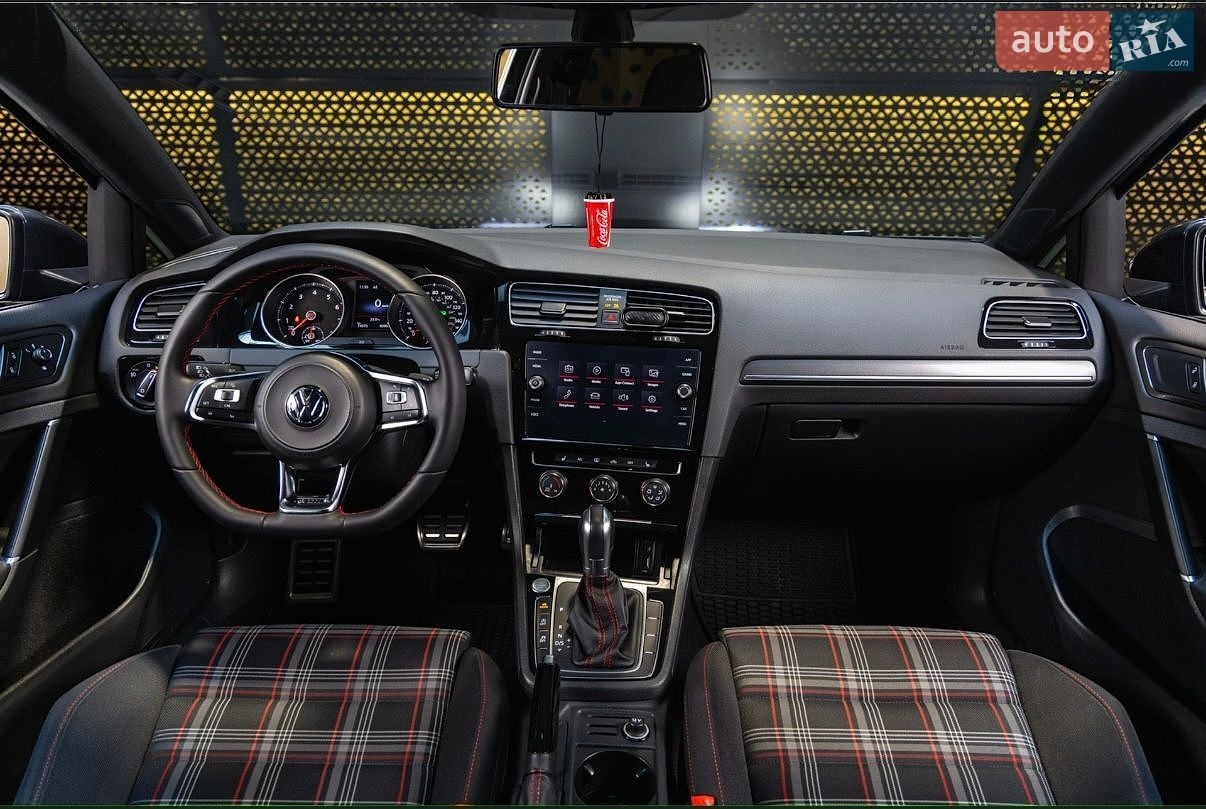 Volkswagen Golf GTI 2018 VIN 3VW447AU8JM277863 фото оголошення 15 з 30