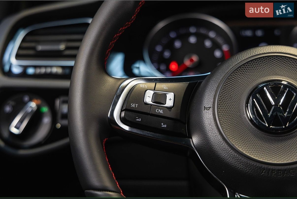 Volkswagen Golf GTI 2018 VIN 3VW447AU8JM277863 фото оголошення 17 з 30