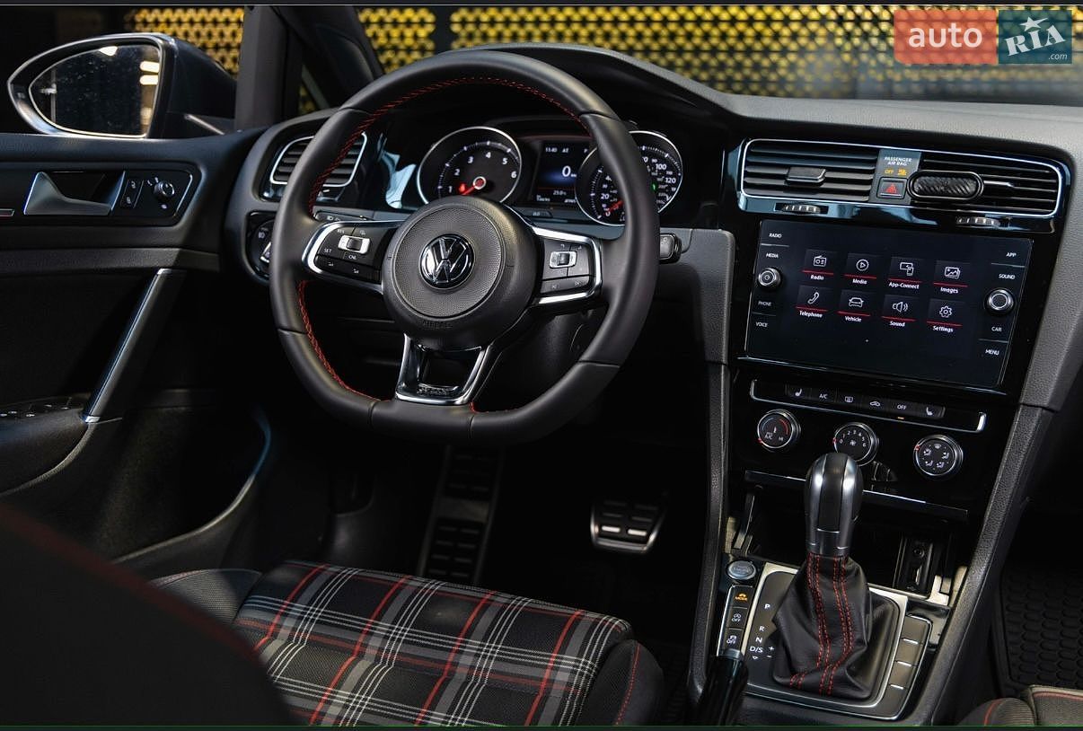 Volkswagen Golf GTI 2018 VIN 3VW447AU8JM277863 фото оголошення 20 з 30