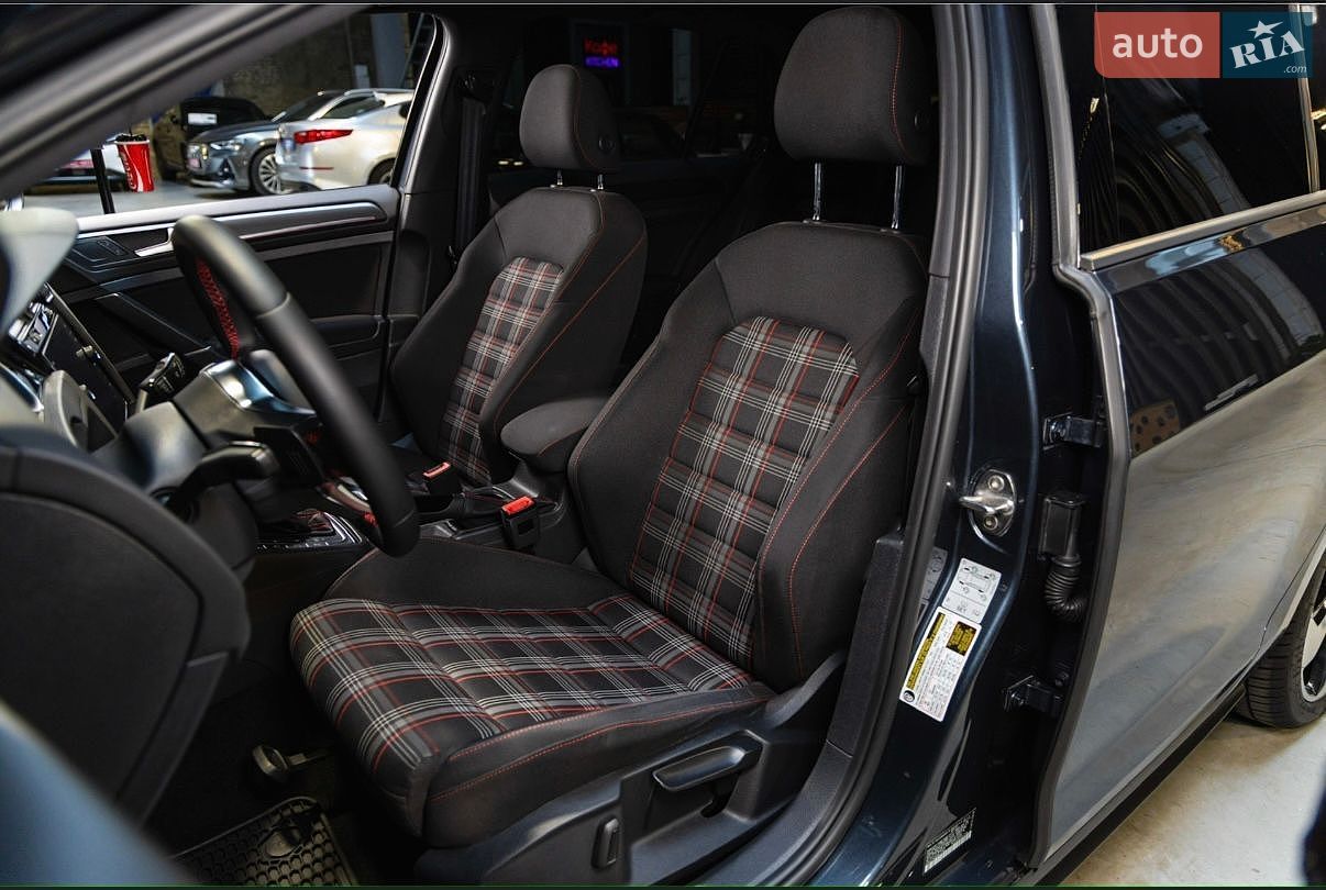 Volkswagen Golf GTI 2018 VIN 3VW447AU8JM277863 фото оголошення 23 з 30