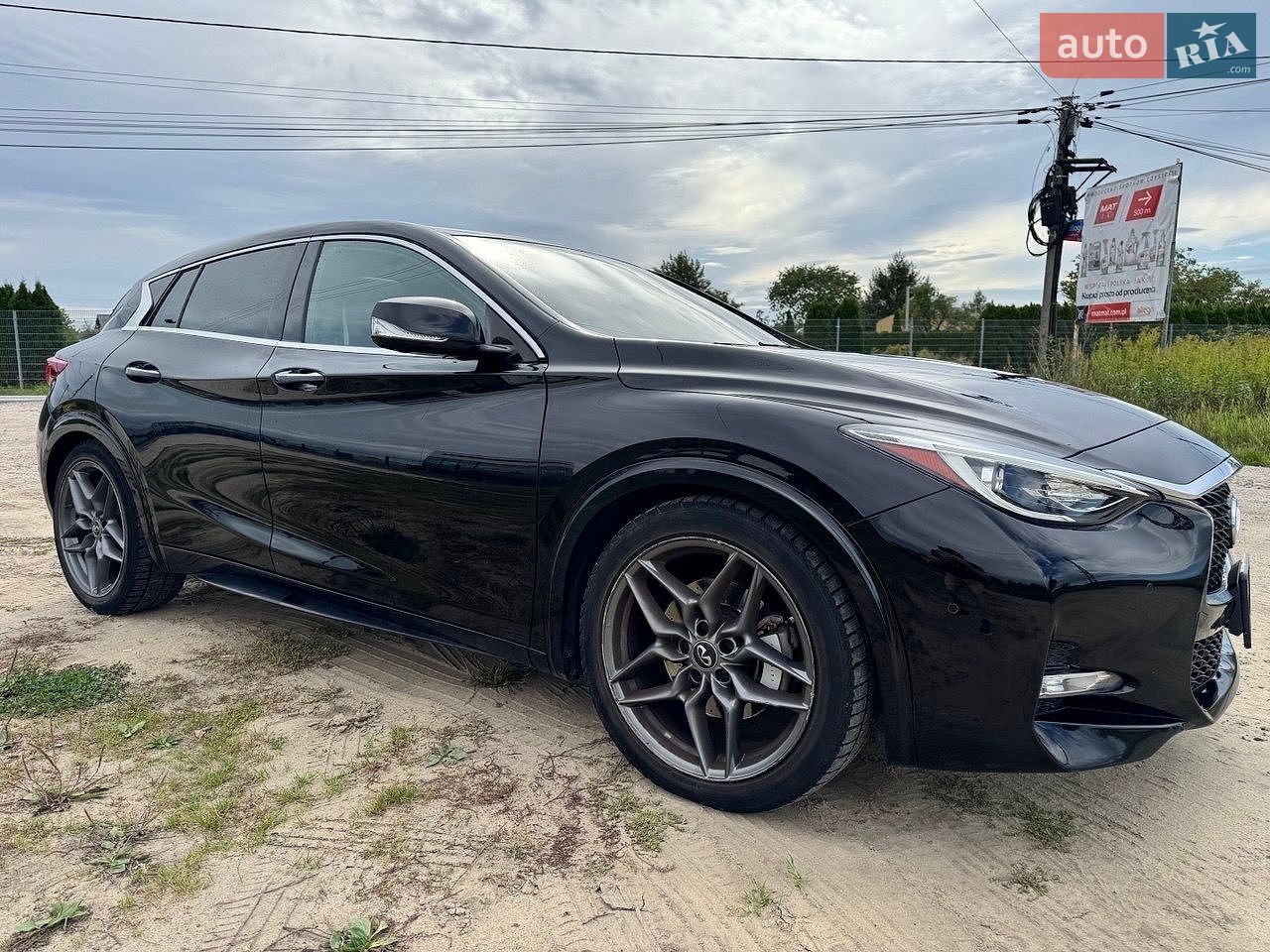 Infiniti QX30 2016 VIN SJKCH5CP4HA031041 фото оголошення 2 з 15