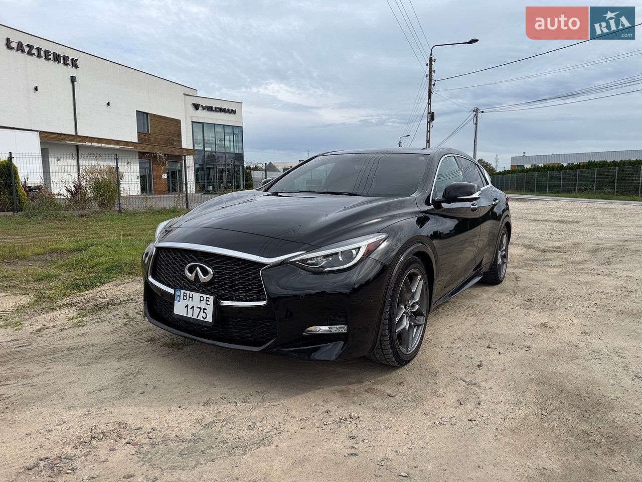 Infiniti QX30 2016 VIN SJKCH5CP4HA031041 фото оголошення 13 з 15