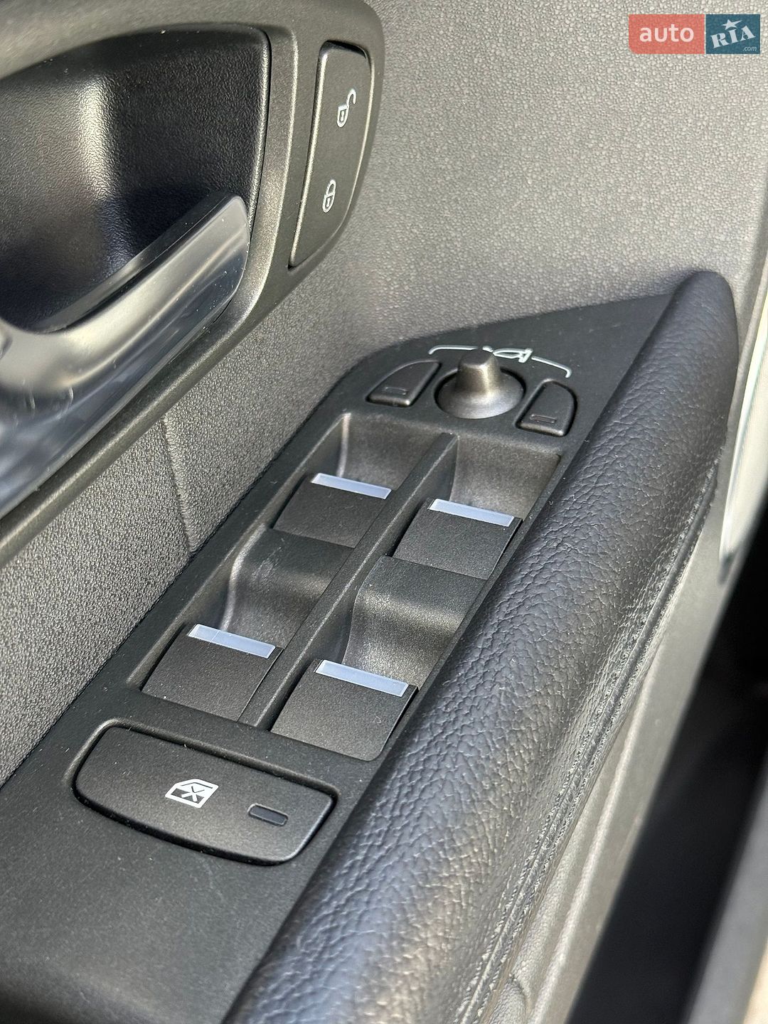 Land Rover Range Rover Evoque 2011 VIN SALVA2BB7CH613213 фото оголошення 20 з 25