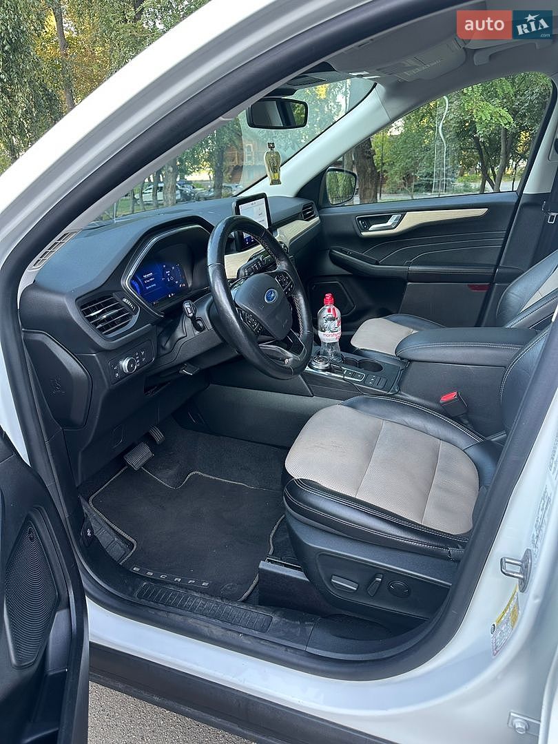 Ford Escape 2021 VIN 1FMCU9DZ6MUA44772 фото оголошення 18 з 19