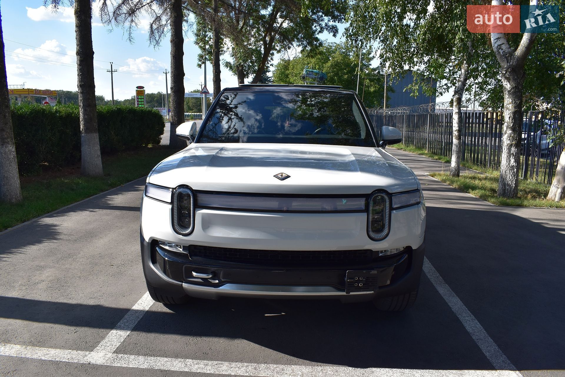 Rivian R1S 2023 VIN 7PDSGABA9PN015327 фото оголошення 32 з 43