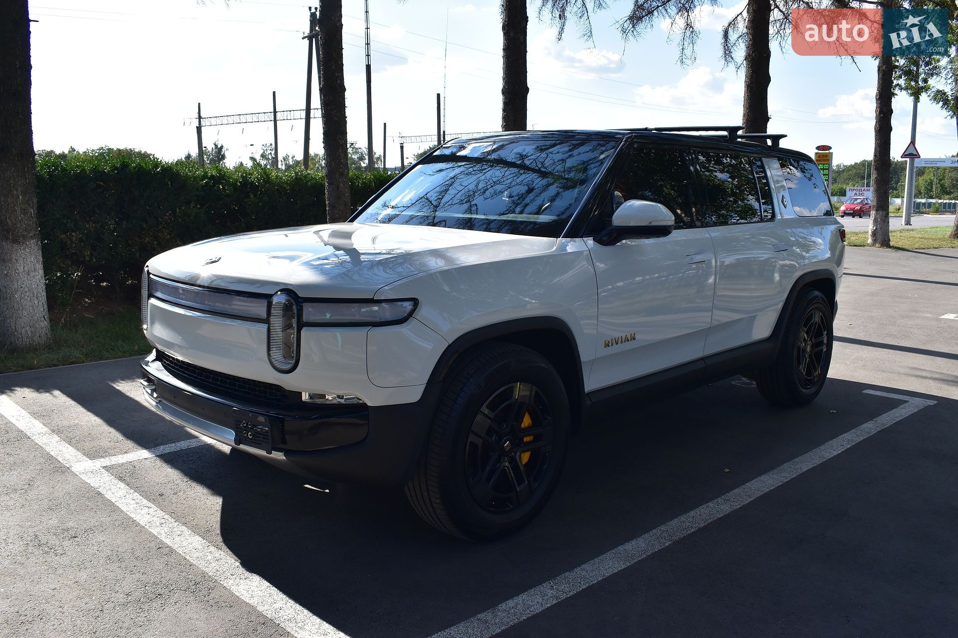 Rivian R1S 2023 VIN 7PDSGABA9PN015327 фото оголошення 12 з 43