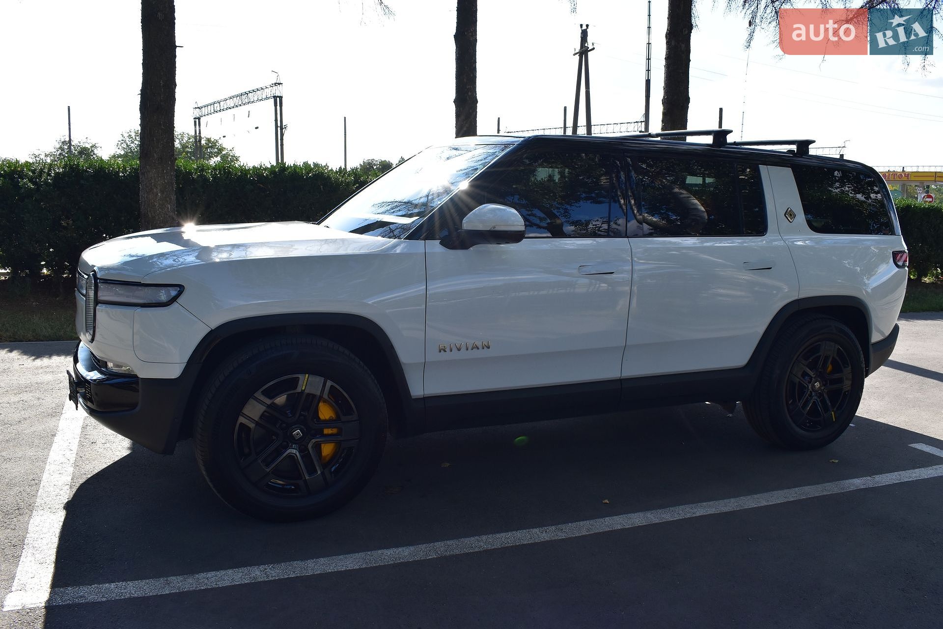 Rivian R1S 2023 VIN 7PDSGABA9PN015327 фото оголошення 13 з 43
