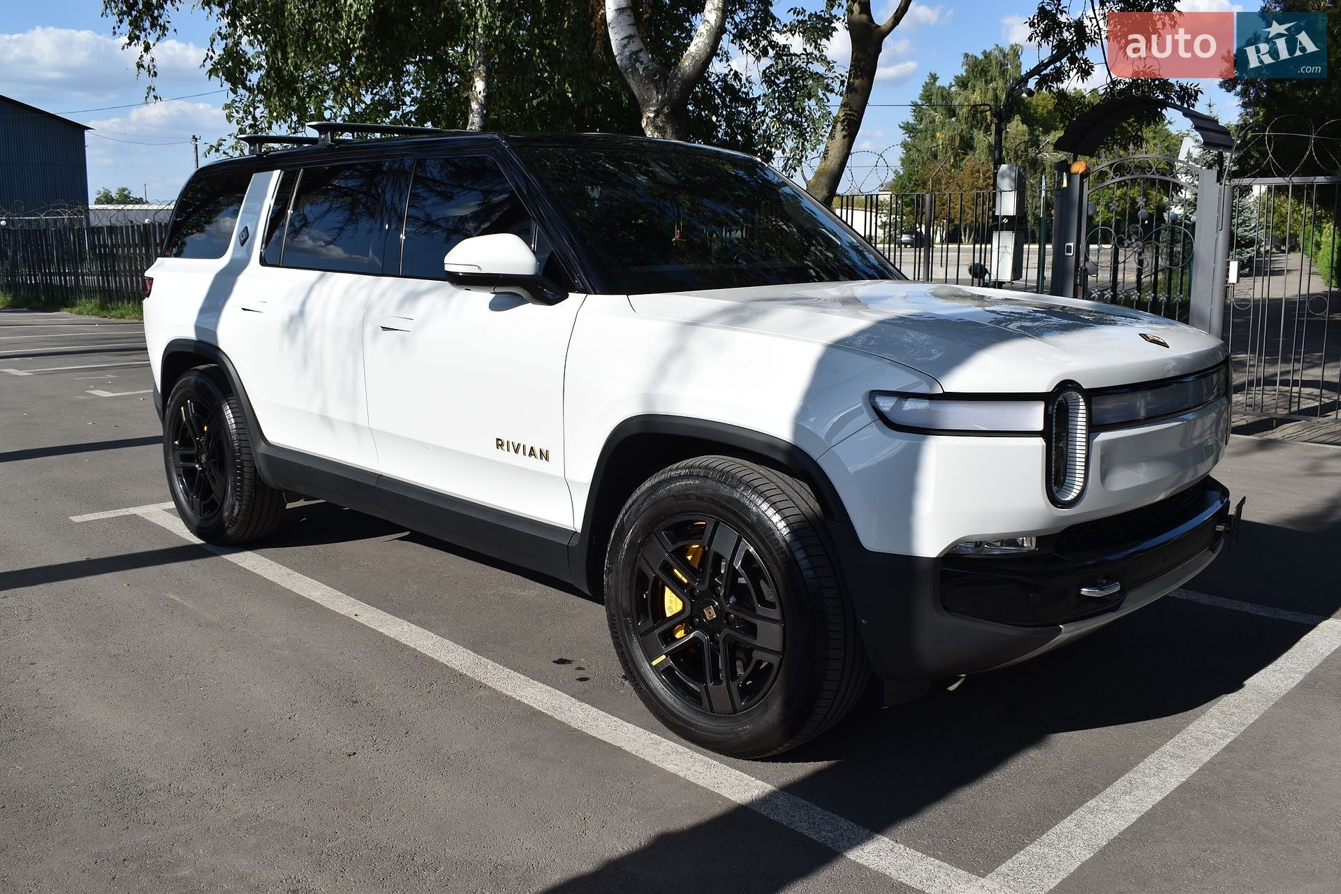 Rivian R1S 2023 VIN 7PDSGABA9PN015327 фото оголошення 15 з 43