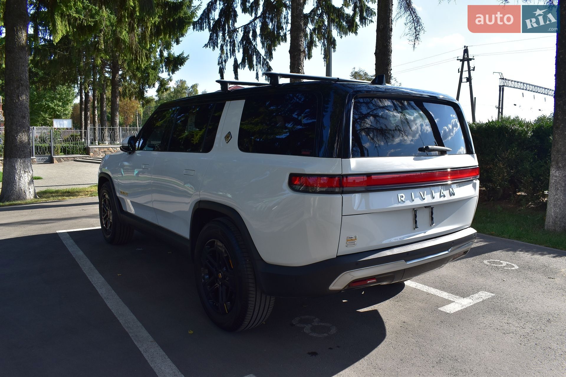 Rivian R1S 2023 VIN 7PDSGABA9PN015327 фото оголошення 26 з 43