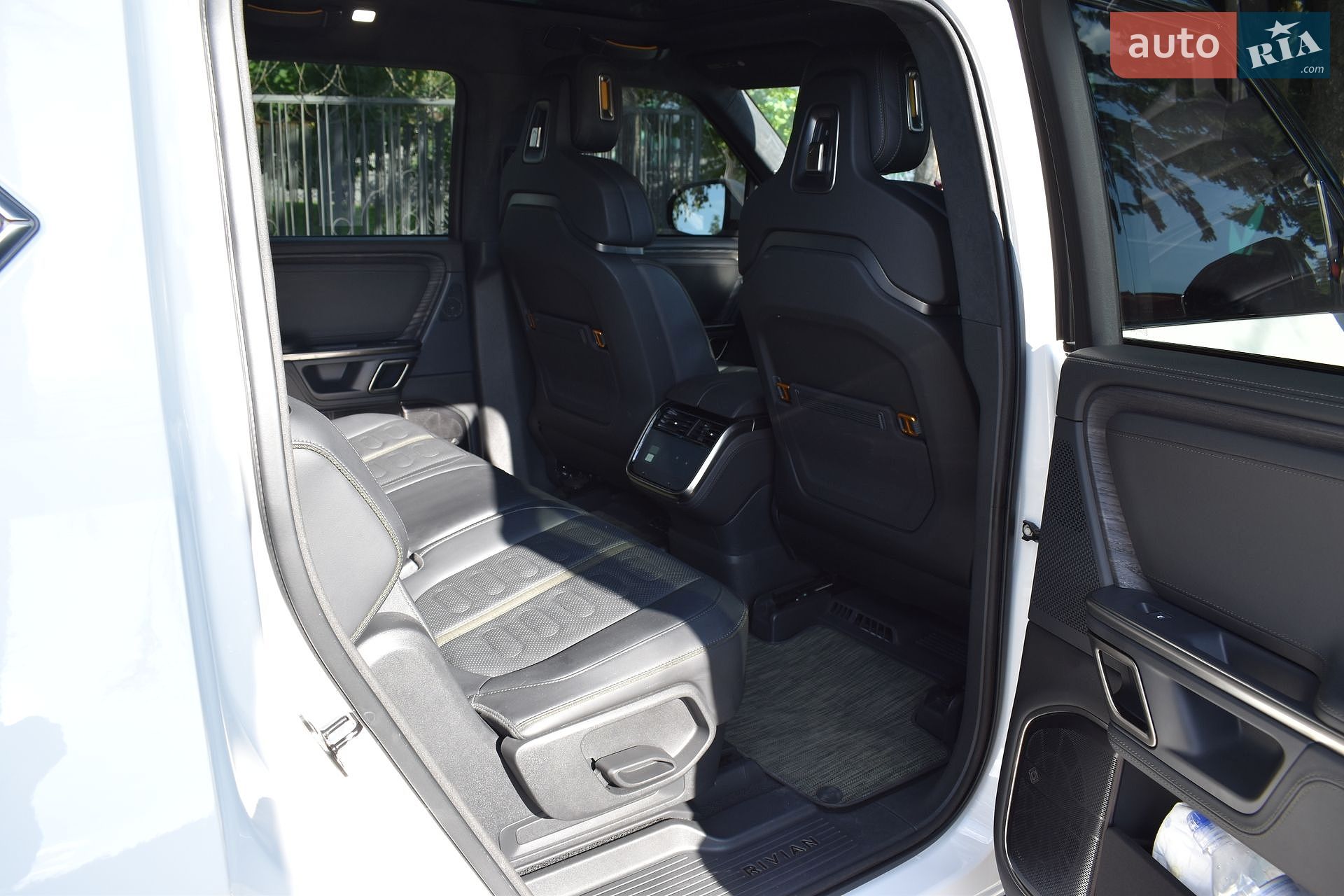 Rivian R1S 2023 VIN 7PDSGABA9PN015327 фото оголошення 37 з 43