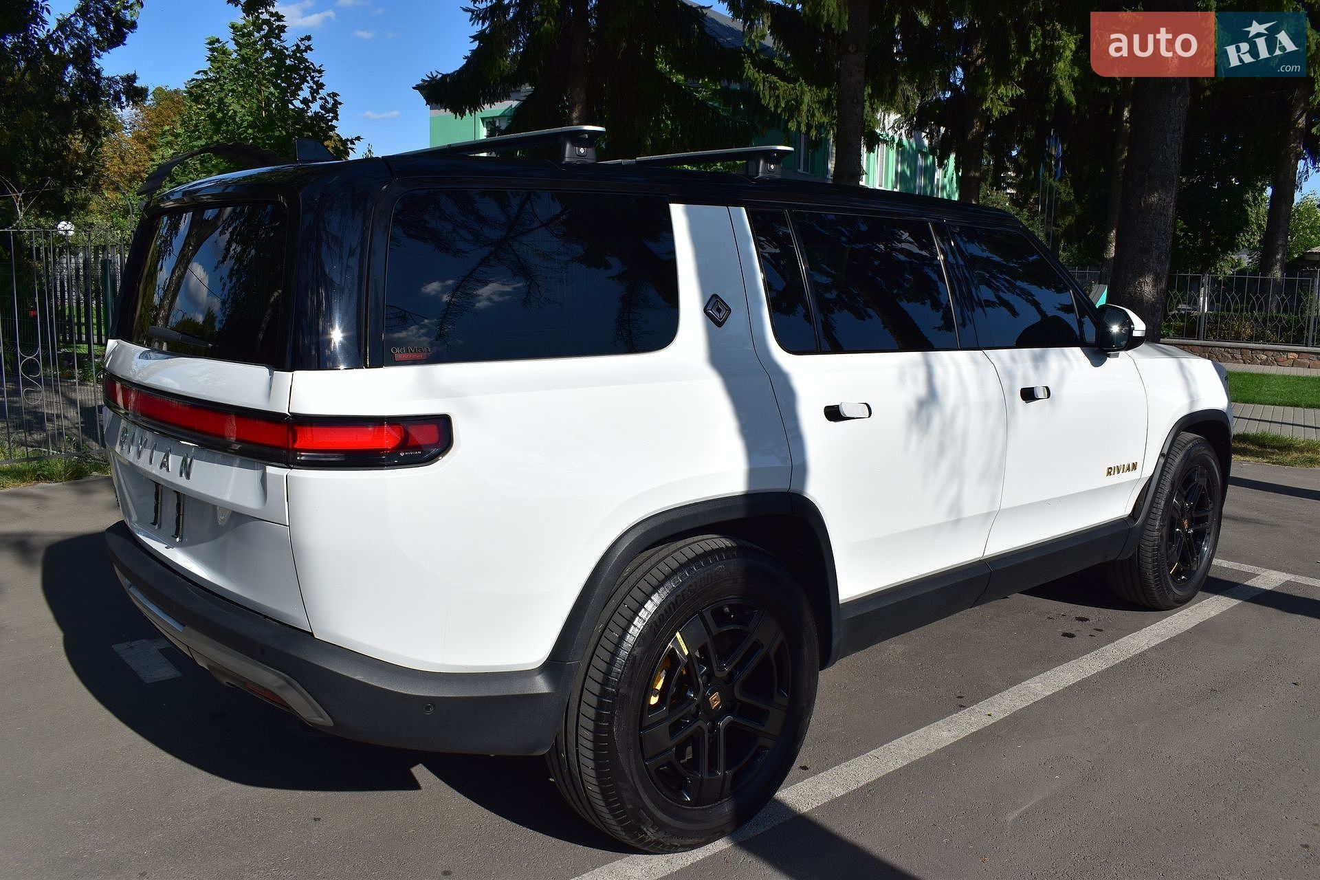 Rivian R1S 2023 VIN 7PDSGABA9PN015327 фото оголошення 16 з 43