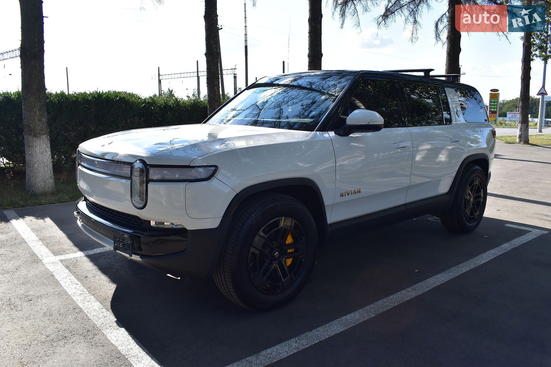 Rivian R1S 2023 VIN 7PDSGABA9PN015327 фото оголошення 18 з 43