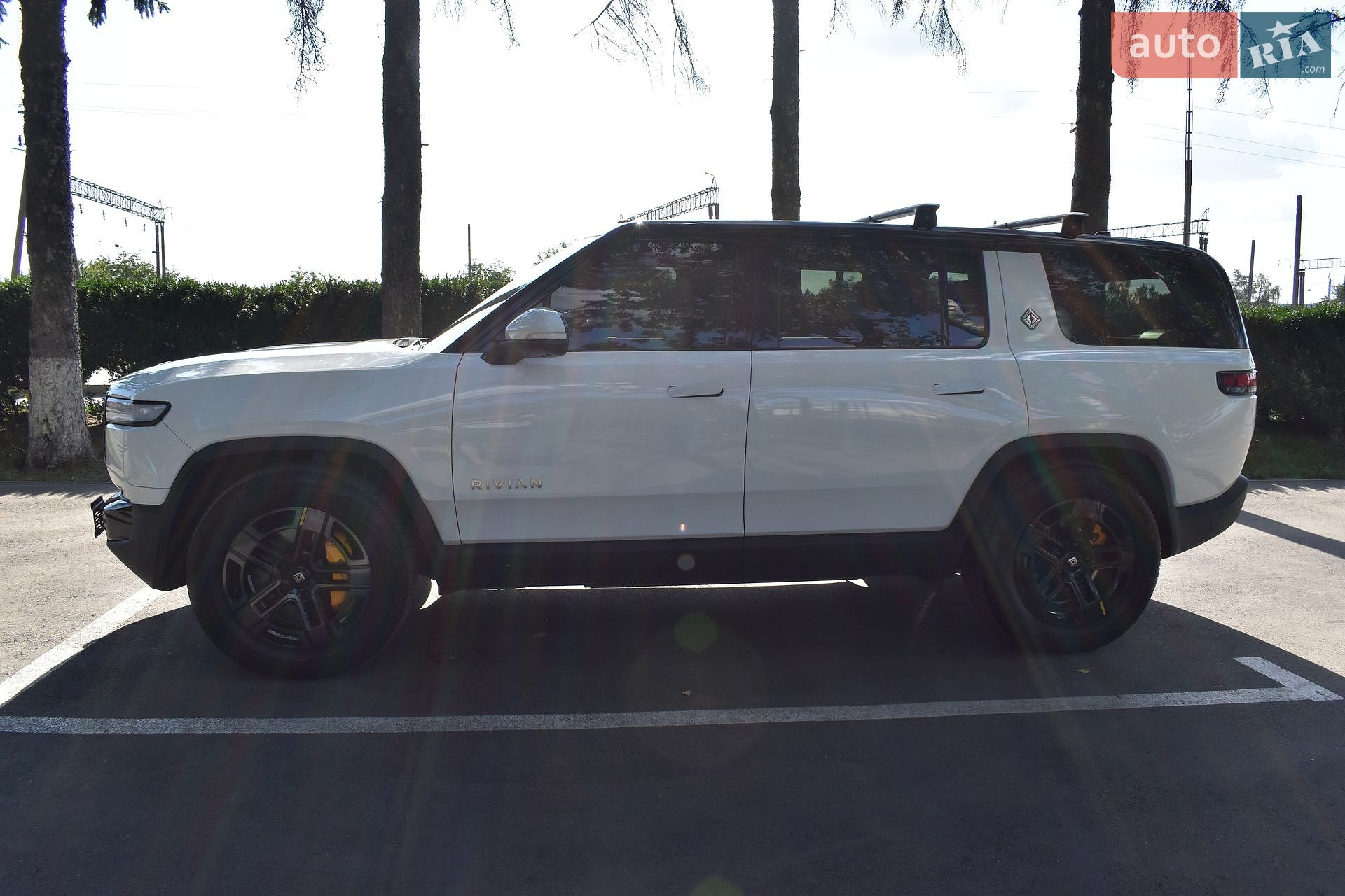 Rivian R1S 2023 VIN 7PDSGABA9PN015327 фото оголошення 21 з 43