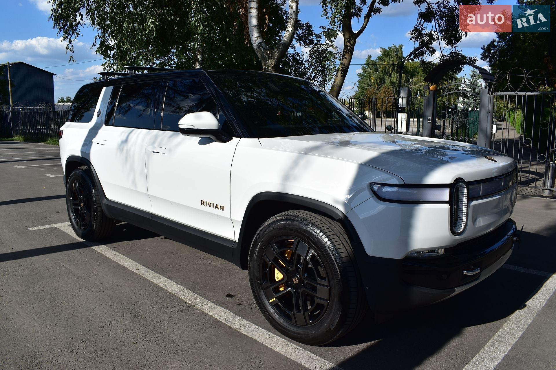 Rivian R1S 2023 VIN 7PDSGABA9PN015327 фото оголошення 23 з 43