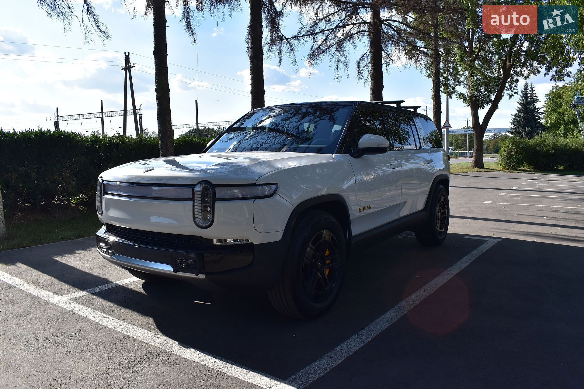 Rivian R1S 2023 VIN 7PDSGABA9PN015327 фото оголошення 7 з 43