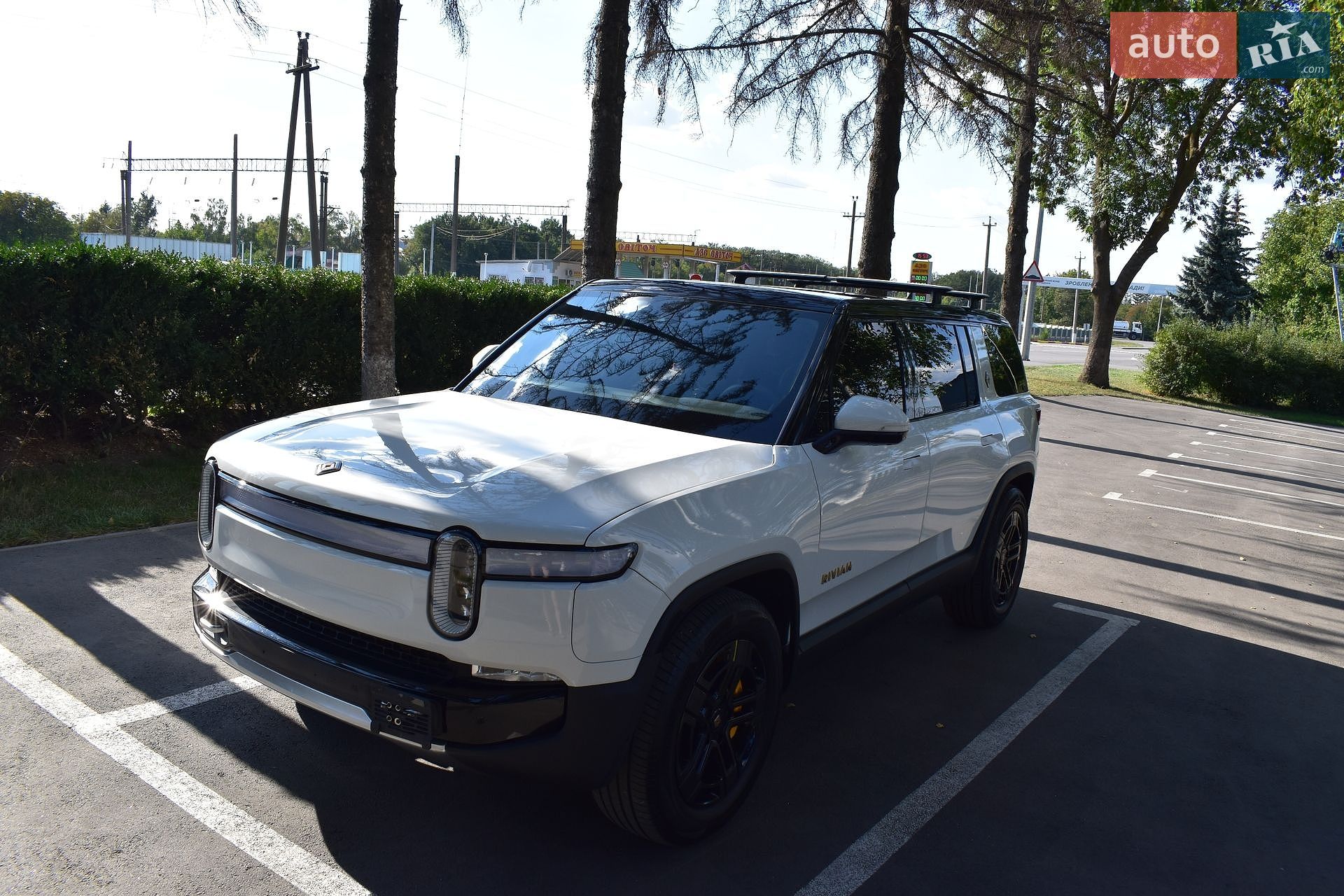 Rivian R1S 2023 VIN 7PDSGABA9PN015327 фото оголошення 8 з 43