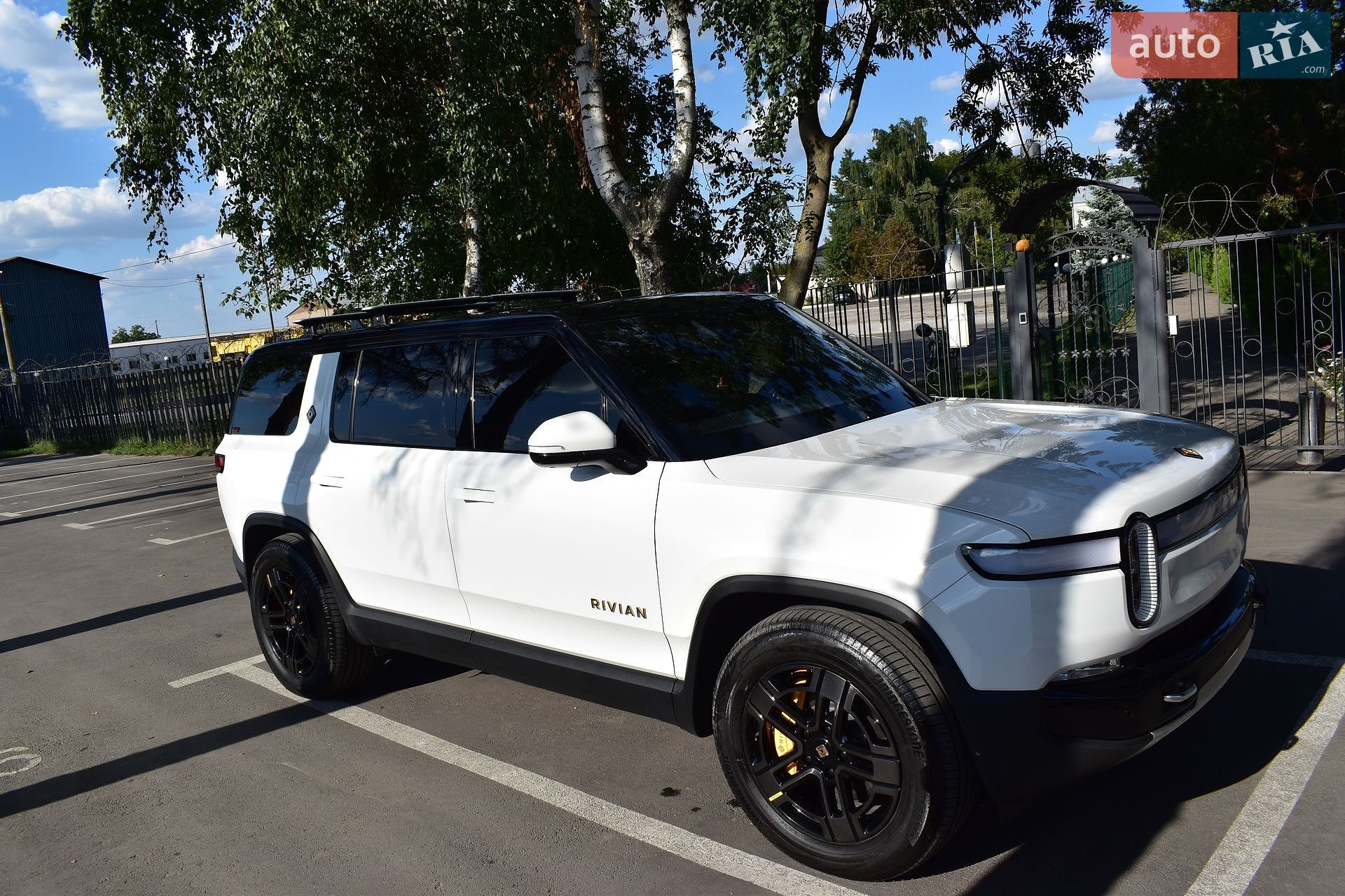 Rivian R1S 2023 VIN 7PDSGABA9PN015327 фото оголошення 24 з 43