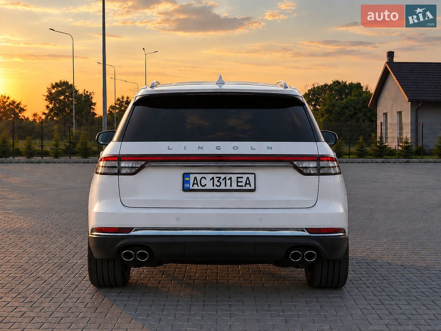 Lincoln Aviator 2021 VIN 5LM5J7XC6MGL18545 фото оголошення 4 з 14
