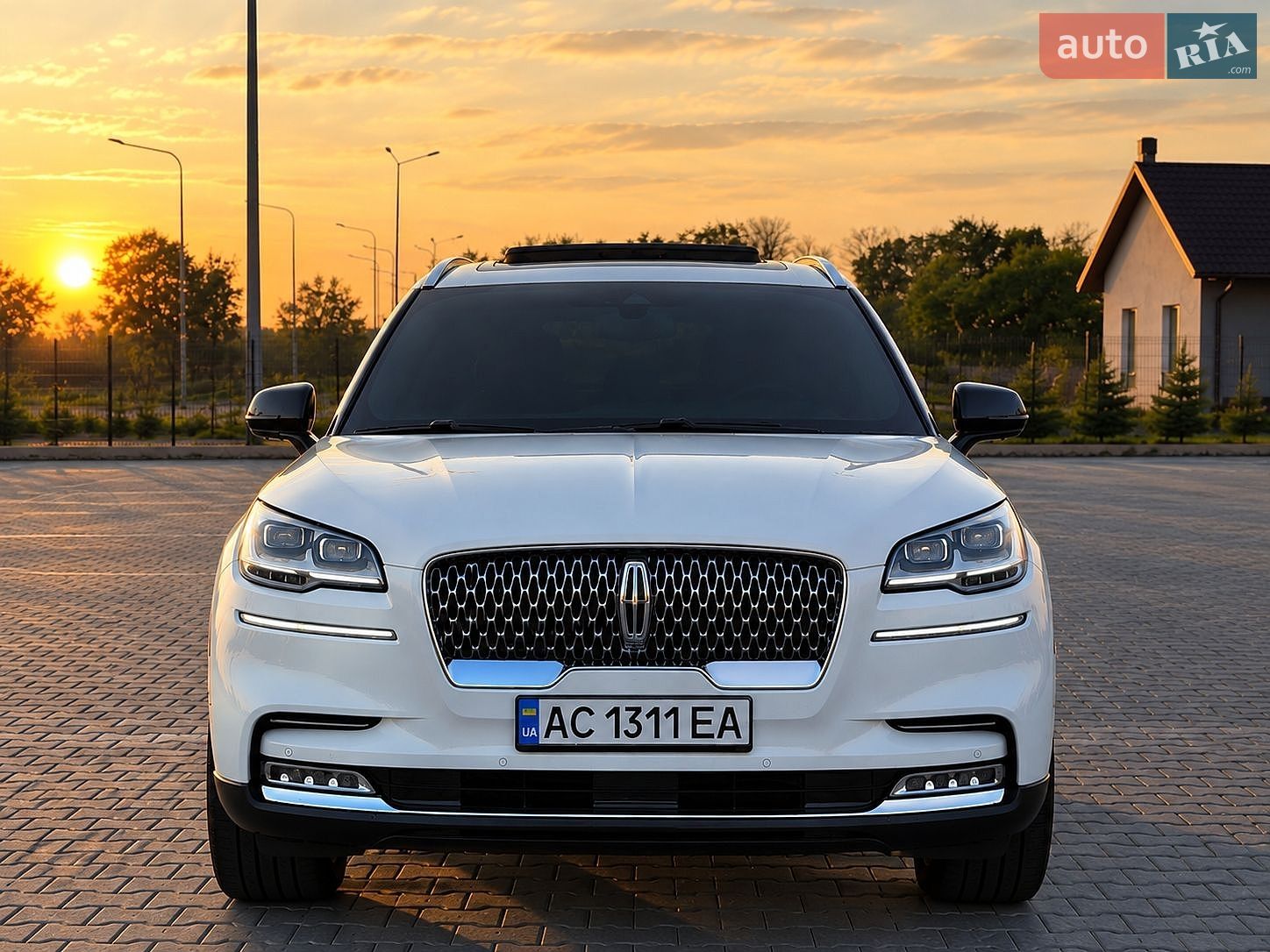 Lincoln Aviator 2021 VIN 5LM5J7XC6MGL18545 фото оголошення 3 з 14