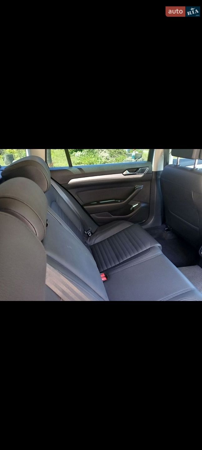 Volkswagen Passat 2018 VIN WVWZZZ3CZKE033929 фото оголошення 6 з 17