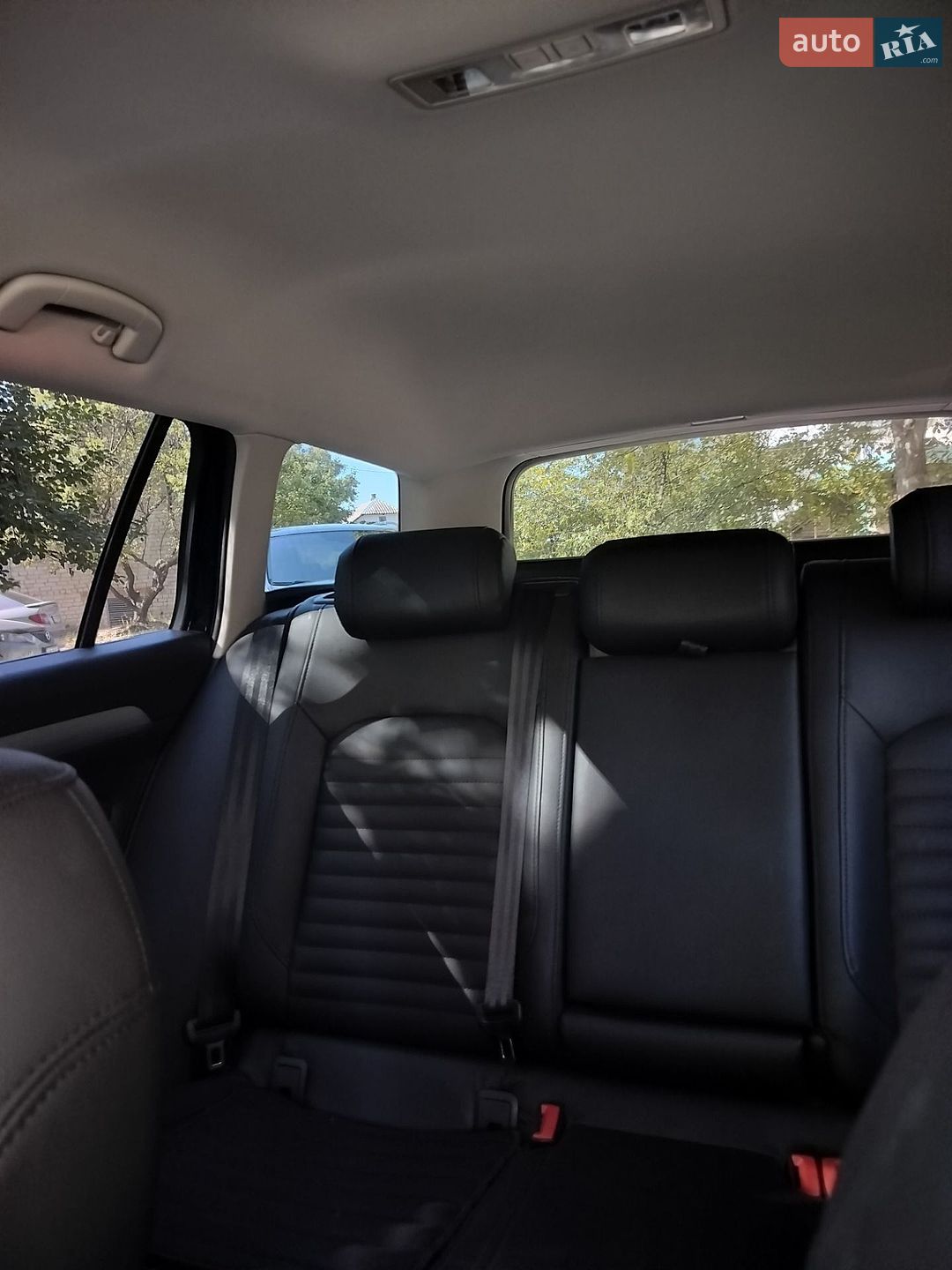 Volkswagen Passat 2018 VIN WVWZZZ3CZKE033929 фото оголошення 11 з 17