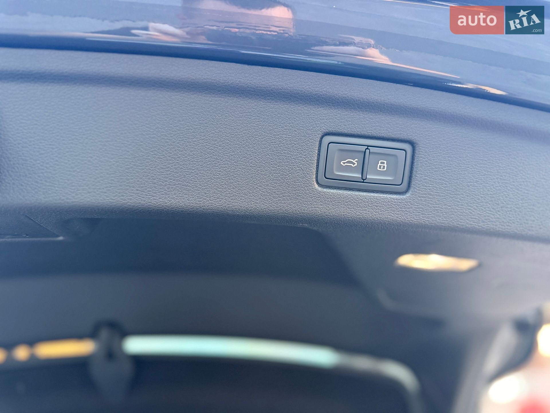 Audi A5 Sportback 2018 VIN WAUFNCF59JA043115 фото оголошення 13 з 20