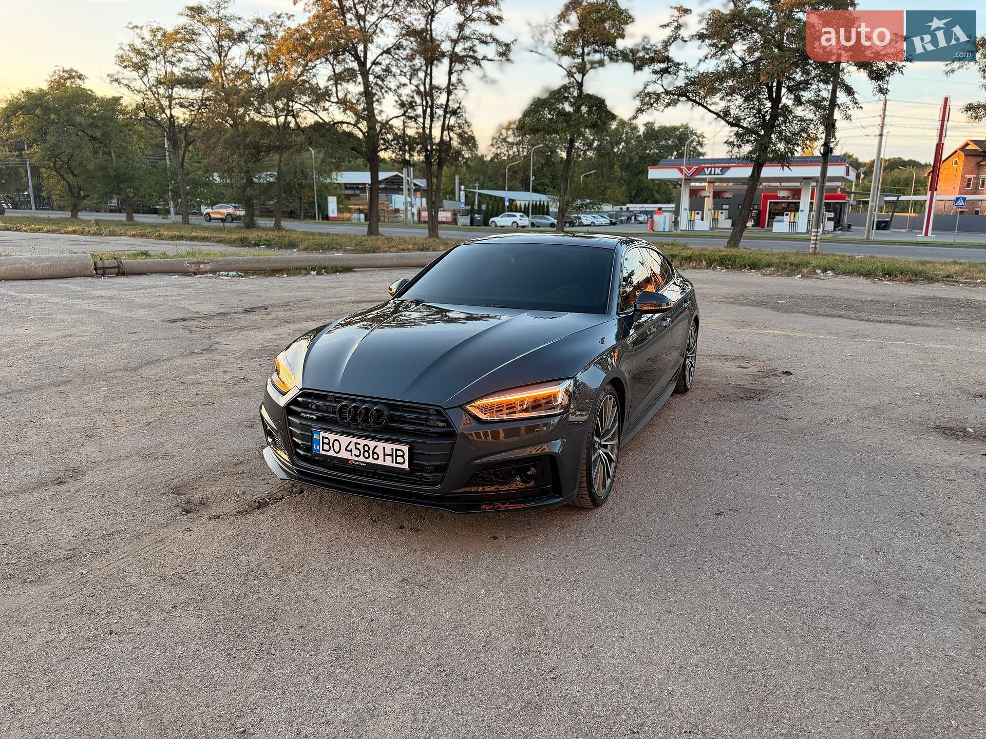 Audi A5 Sportback 2018 VIN WAUFNCF59JA043115 фото оголошення 2 з 20