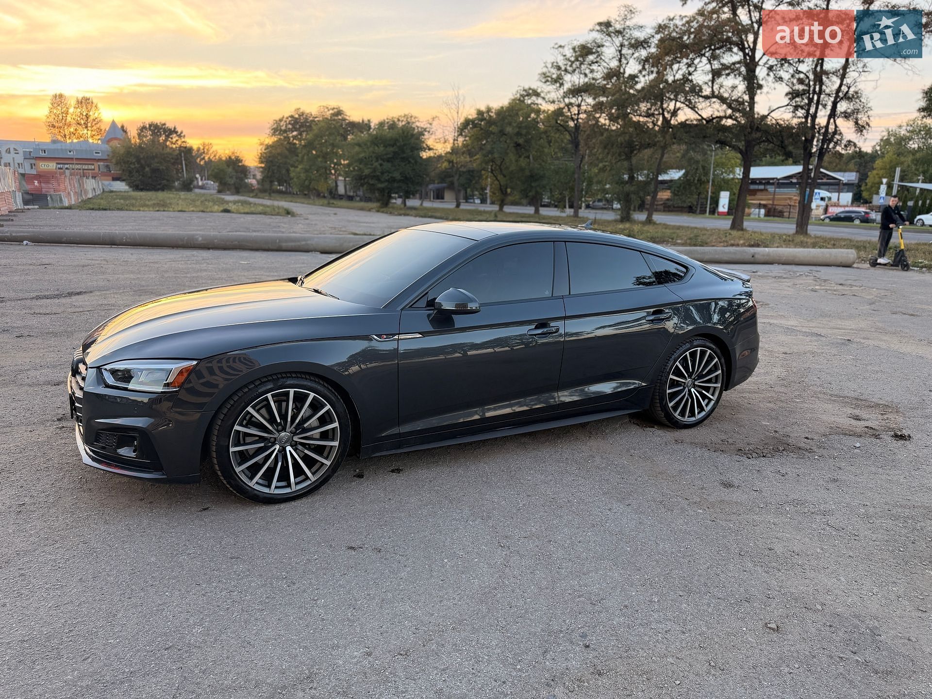Audi A5 Sportback 2018 VIN WAUFNCF59JA043115 фото оголошення 3 з 20