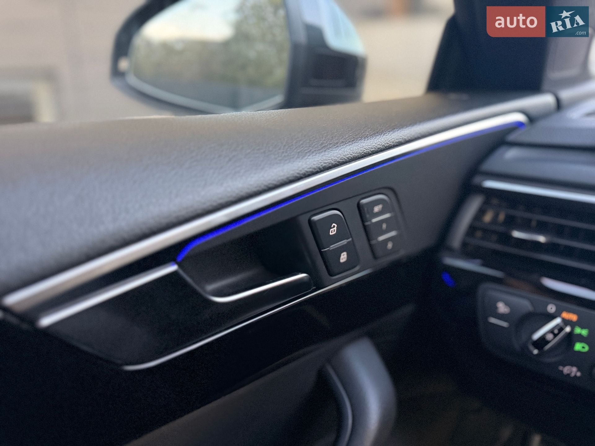 Audi A5 Sportback 2018 VIN WAUFNCF59JA043115 фото оголошення 14 з 20