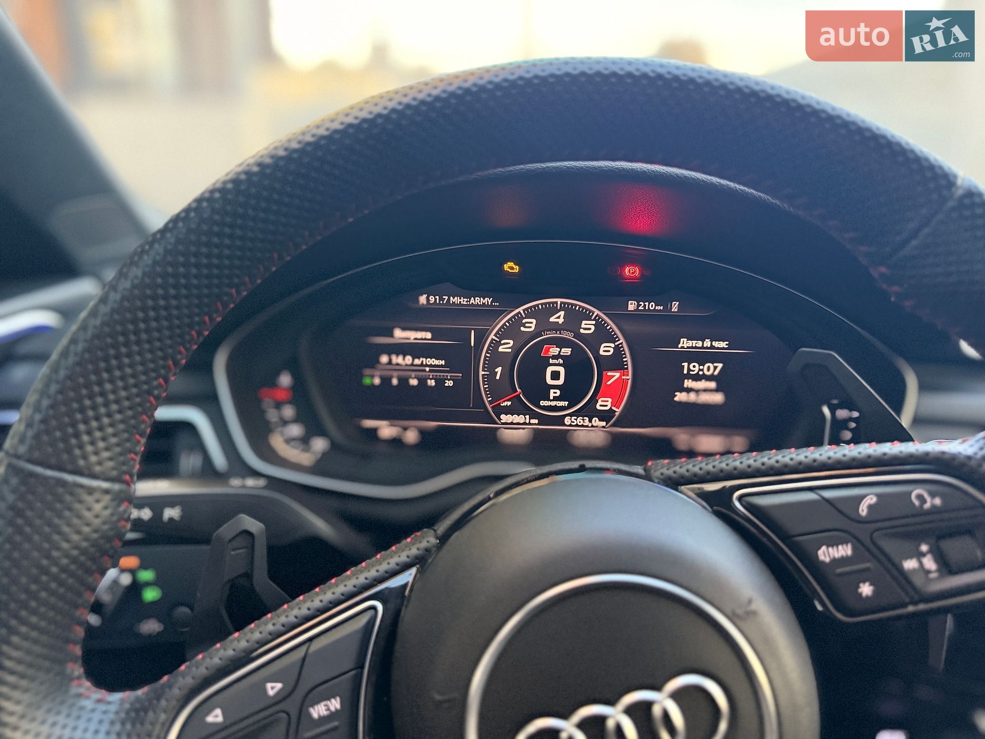 Audi A5 Sportback 2018 VIN WAUFNCF59JA043115 фото оголошення 16 з 20
