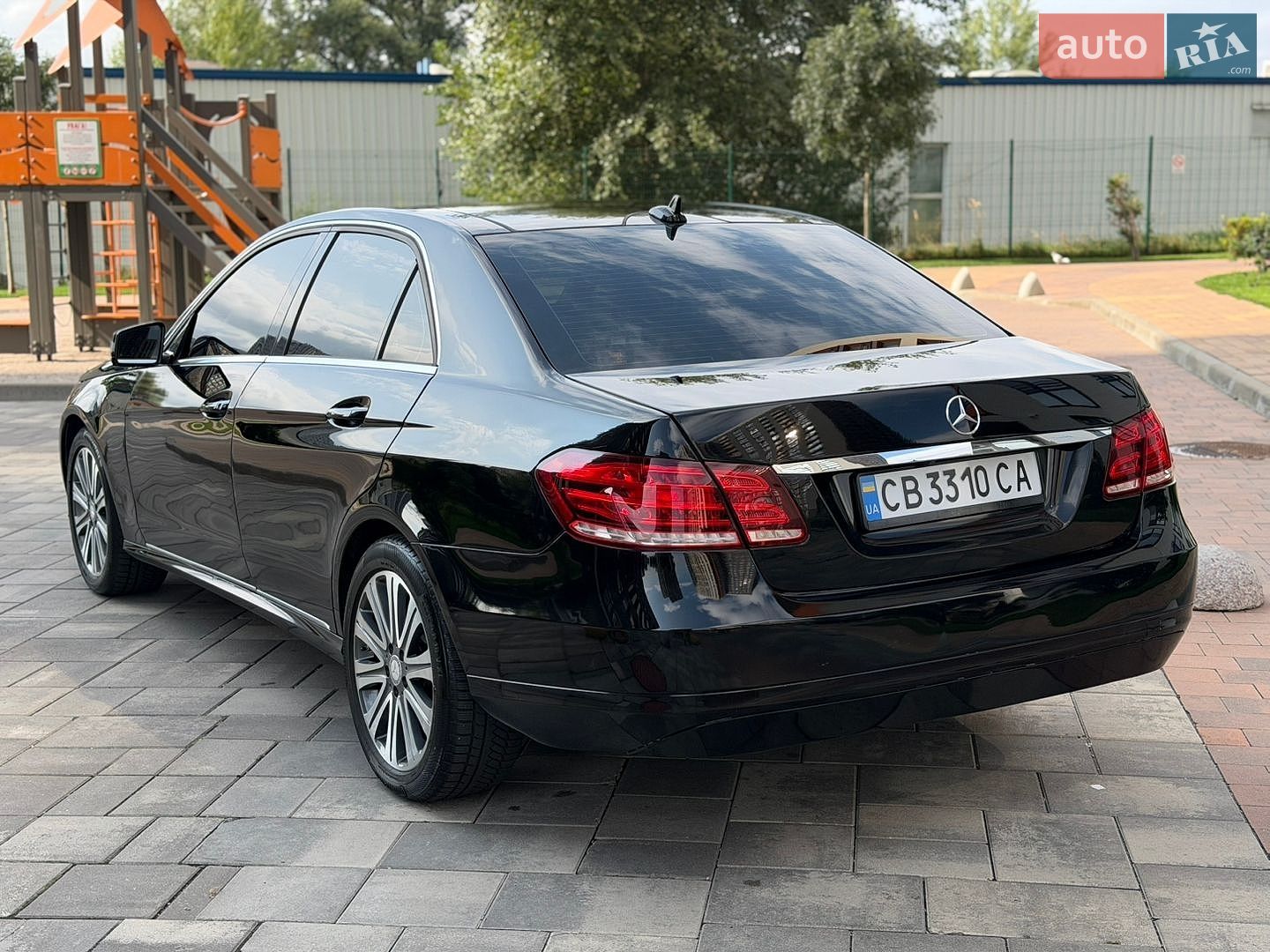 Mercedes-Benz E-Class 2013 VIN WDDHF8JB0EA849780 фото оголошення 3 з 24